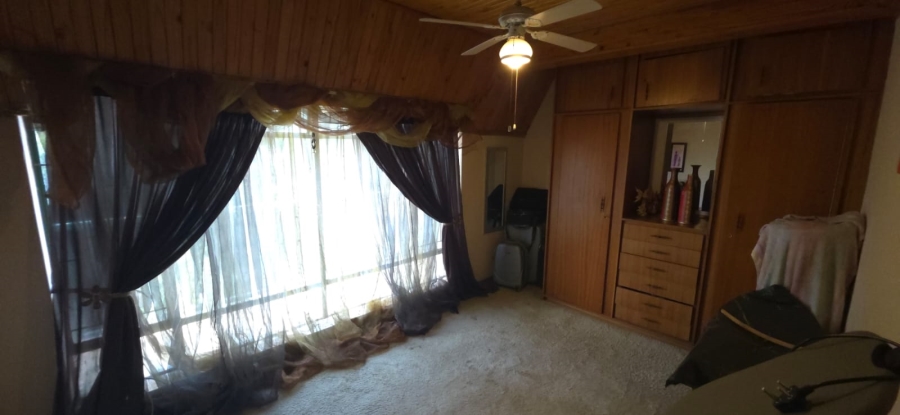 6 Bedroom Property for Sale in Wilkeville North West